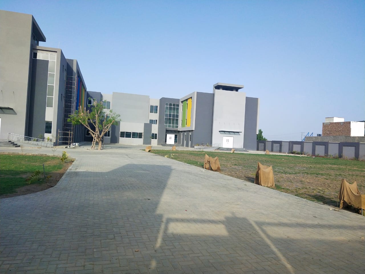 Beaconhouse campus, approach road